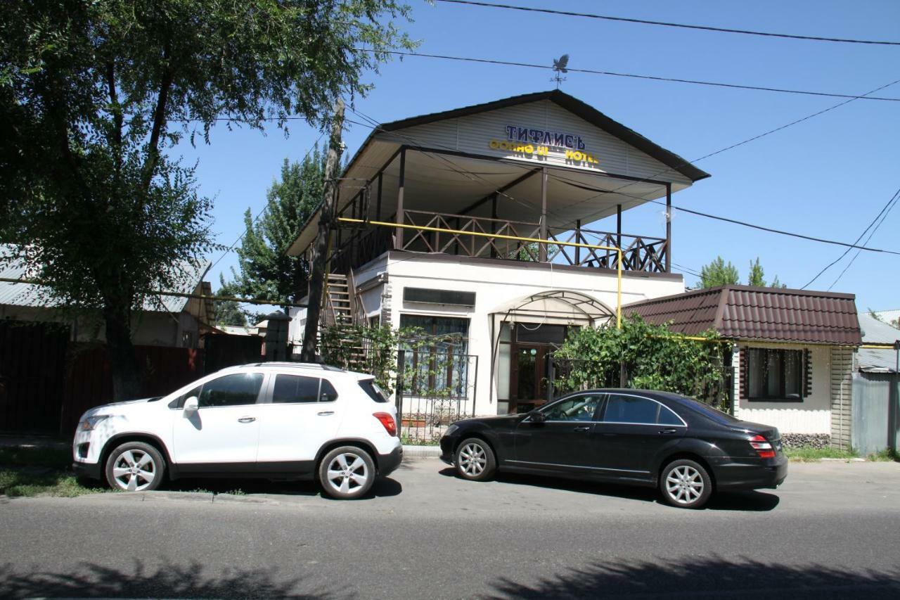 Tiflis Hotel Almaty Eksteriør billede